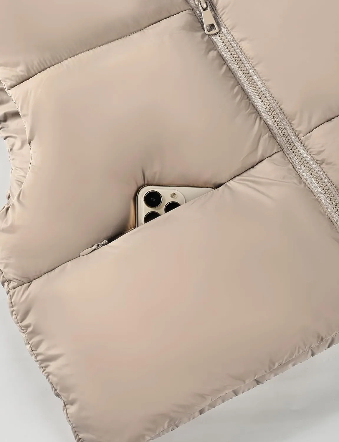 Buauty Cropped Puffer Vest Women 2025 Winter Puffy Vest with Pockets Lightweight Stand Collar Zip Up Sleeveless Jacket